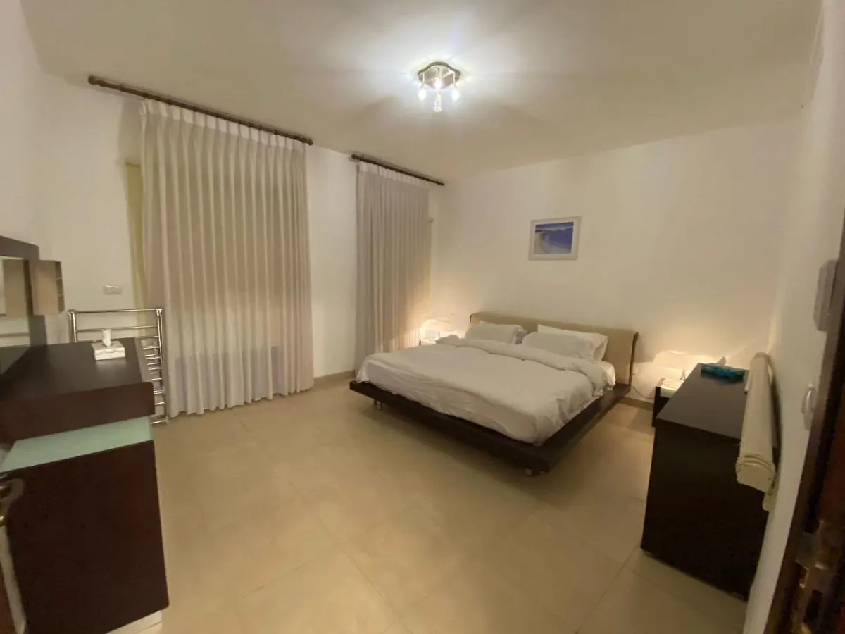 Lovely First Floor Tow Bed Rooms Overviewing Circular Pool In Talabay Aqaba Lägenhet